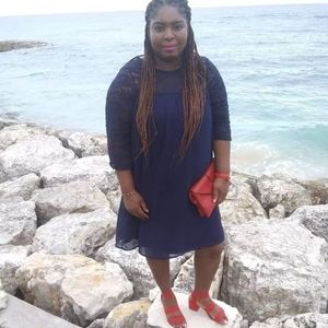 Meet your Posher, Mona